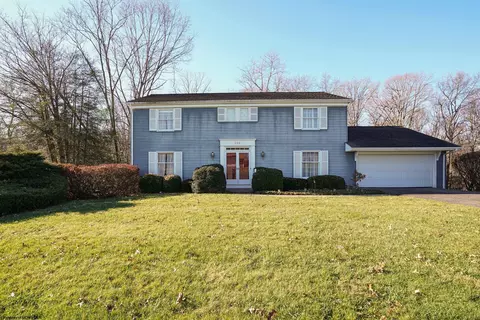 234 Candlelight Dr, Clarksburg, WV 26301