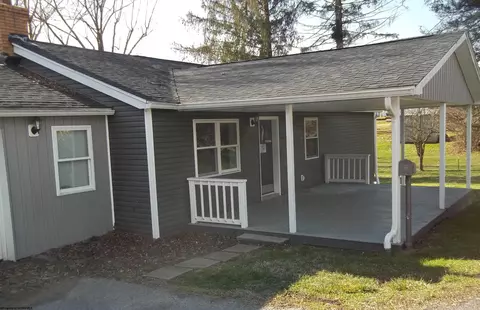 1315 Robin Ln, Fairmont, WV 26554