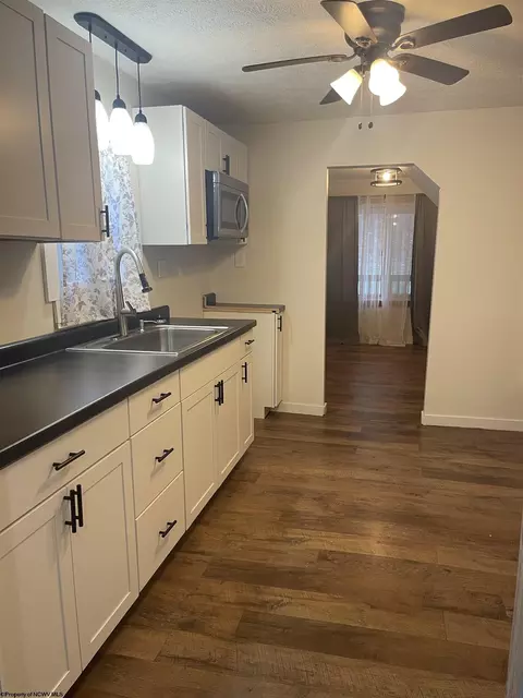 87 Valley St, Salem, WV 26426 photo 3