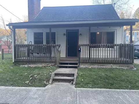 87 Valley St, Salem, WV 26426