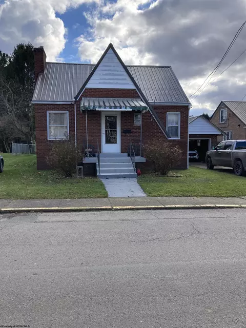 17 E Lincoln St, Buckhannon, WV 26201
