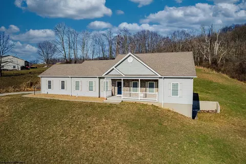 250 Thorn Ln, Grafton, WV 26354