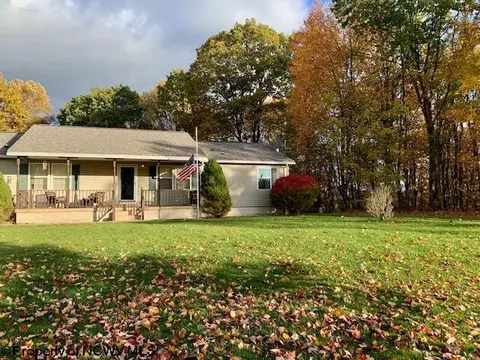 92 Forest View Dr, Kingwood, WV 26537