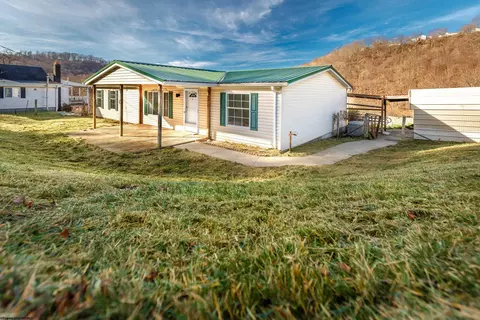 196 Pixler Hill Rd, Morgantown, WV 26508