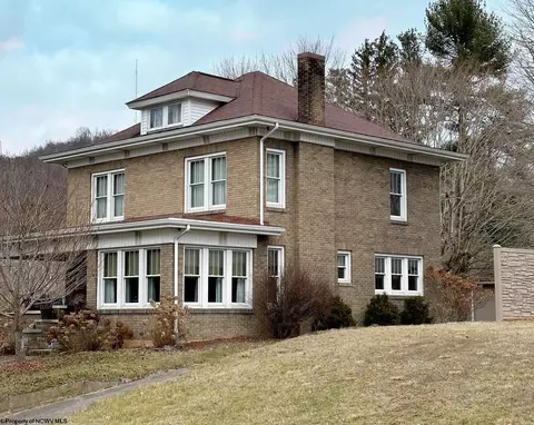 200 Pike St, Barrackville, WV 26559