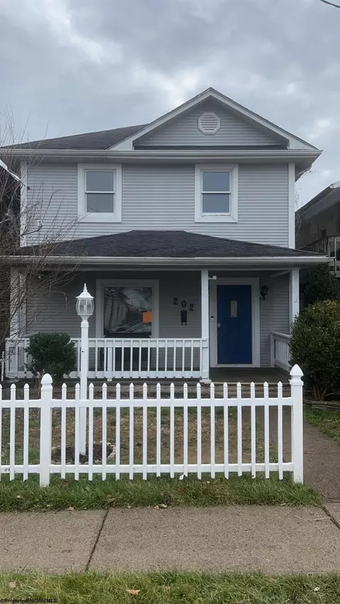 202 Pennsylvania Ave, Nutter Fort, WV 26301