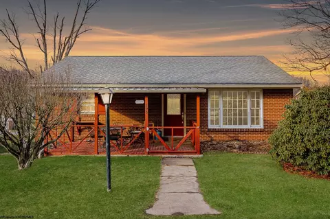 295 Haymond Rd, Grafton, WV 26354