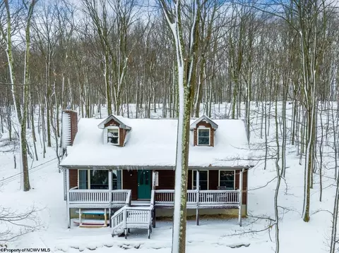 348 Primrose Ln, Terra Alta, WV 26764