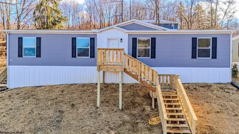 377 Pixler Hill Rd, Morgantown, WV 26508