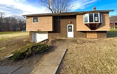 2565 Wylie Ridge Rd, Weirton, WV 26062