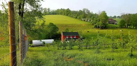 134 Powderhouse Rd, Fairmont, WV 26554