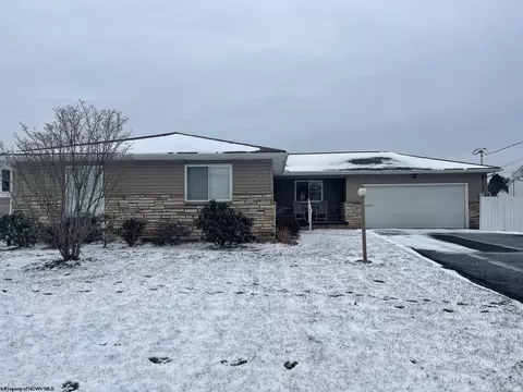 102 Linda Ln, Fairmont, WV 26554