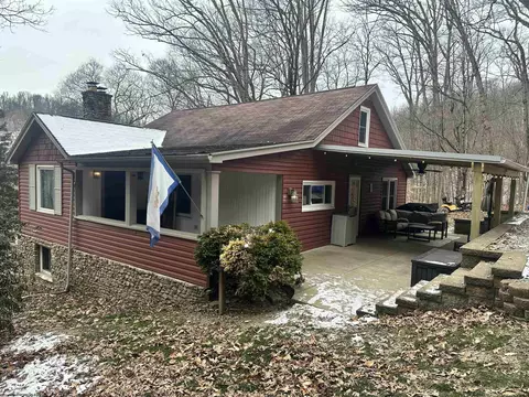 118 Smith Rd, Barrackville, WV 26559