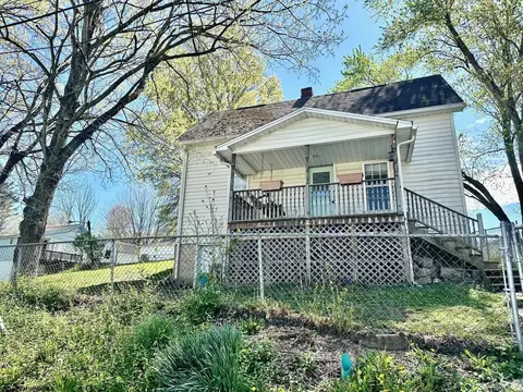 35 W 2nd St, Westover, WV 26501