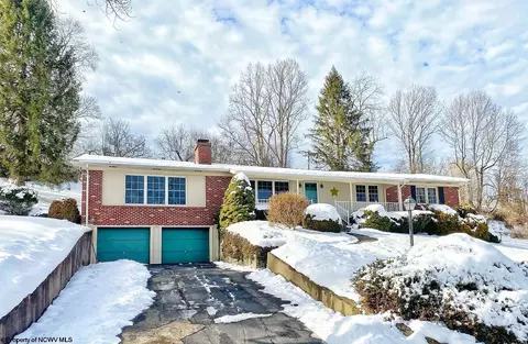 211 Emerson Rd, Clarksburg, WV 26301