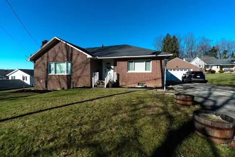 1613 Big Tree Dr, Fairmont, WV 26554