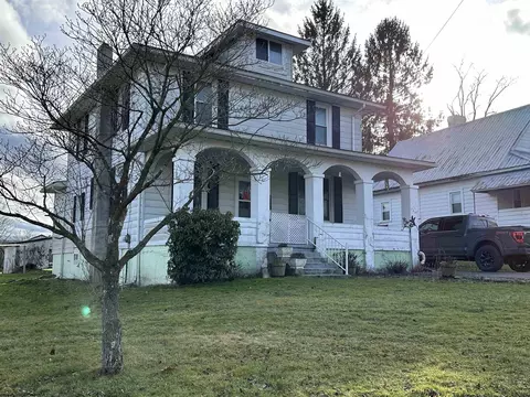 20 South St, Masontown, WV 26542