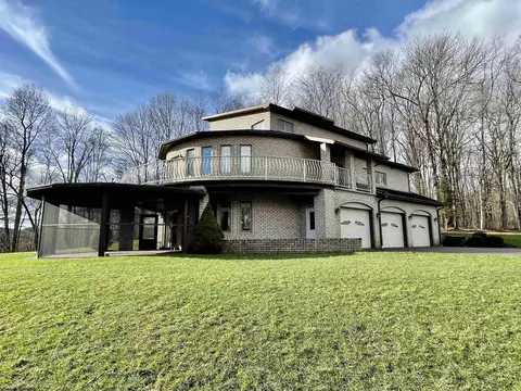 310 Seemont Dr, Kingwood, WV 26537