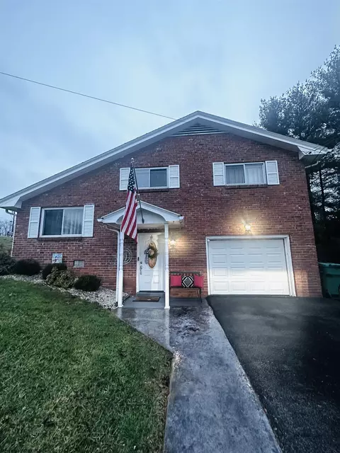 13 Millbrook Rd, Bridgeport, WV 26330