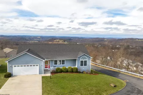 2 Zackquill Ct, Morgantown, WV 26508