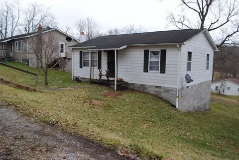 40 Centre Ave, Belington, WV 26250