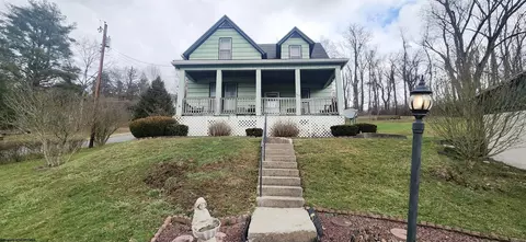 899 Fleming Ave, Fairmont, WV 26554