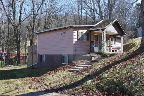 25 Chestnut St, Webster Springs, WV 26288