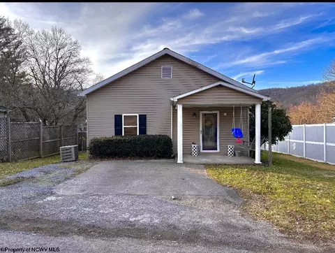 194 Hutchinson Dr, Worthington, WV 26591