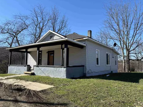 40 Smith St, Belington, WV 26250
