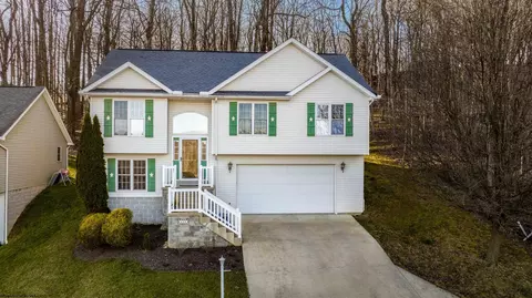 438 December Ln, Morgantown, WV 26508