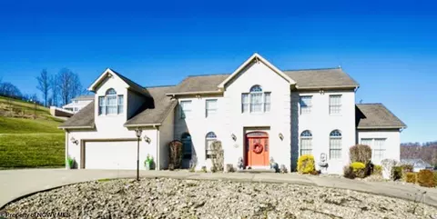 1401 Bradford Ln, Morgantown, WV 26508