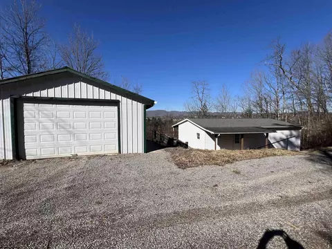 45 Pinnacle Ave, Elkins, WV 26241
