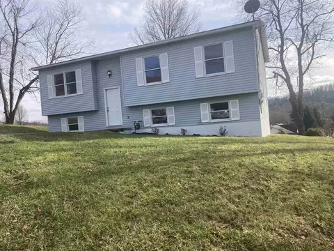 498 Morris Ave, Shinnston, WV 26431
