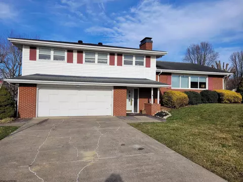 105 Village Dr, Bridgeport, WV 26330