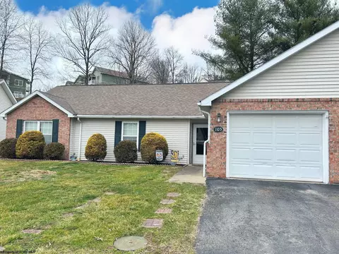 105 Patio Dr, Fairmont, WV 26554