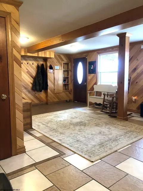 Entry Way - 102 Hunter Rd, Beverly, WV 26253 photo 2 of 3