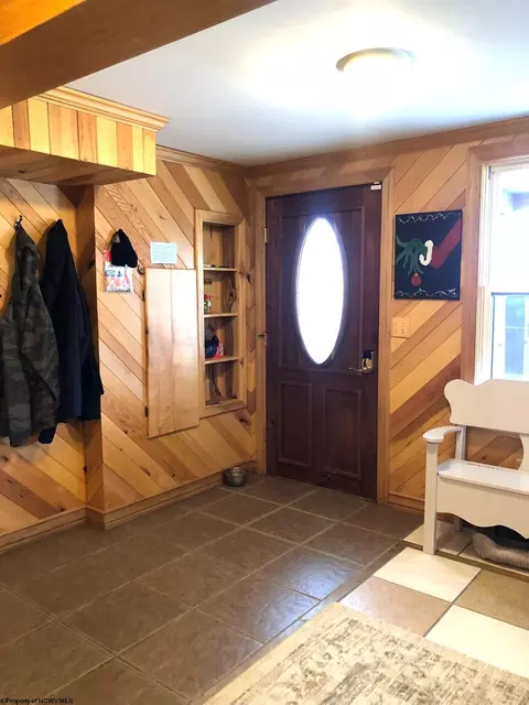Entry Way - 102 Hunter Rd, Beverly, WV 26253 photo 1 of 3