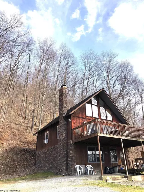 Exterior - 102 Hunter Rd, Beverly, WV 26253 photo 3 of 9