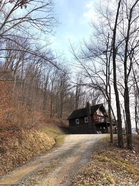 102 Hunter Rd, Beverly, WV 26253