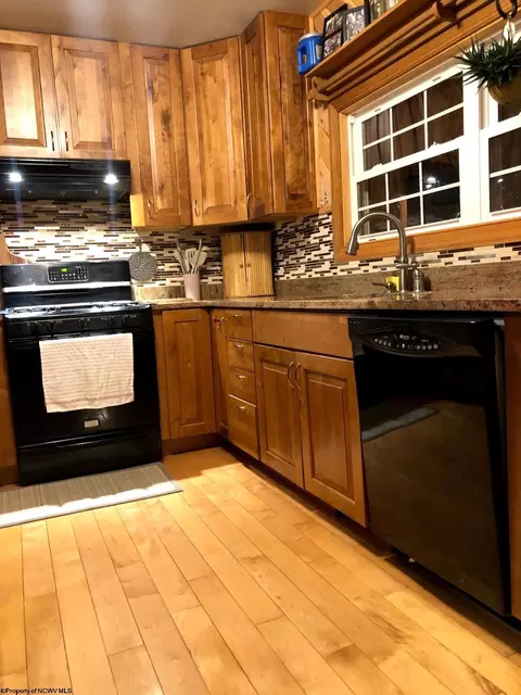 Kitchen - 102 Hunter Rd, Beverly, WV 26253 photo 3 of 4