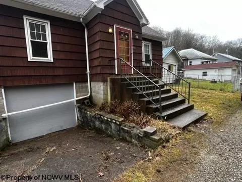 311 Willow St, Weston, WV 26452