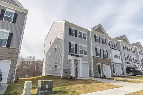 60 Dover Ct, Bridgeport, WV 26330