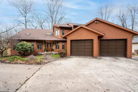 671 Poplar Woods Dr, Morgantown, WV 26505