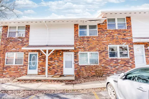 2 Dorsey Ln, Morgantown, WV 26501
