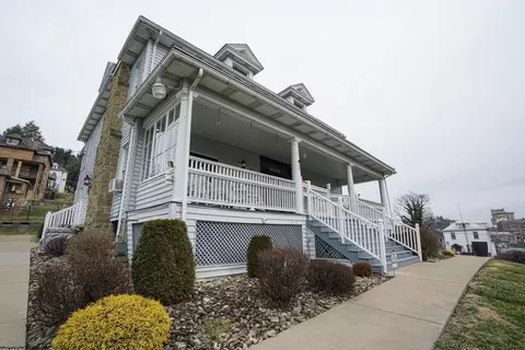 213 Locust Ave, Fairmont, WV 26554