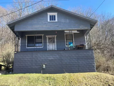 212 Bennett St, Weston, WV 26452