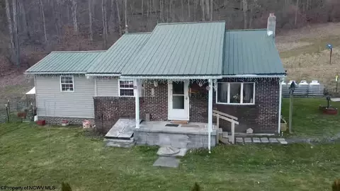 1379 Pell Rd, Kingwood, WV 26537