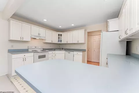 Kitchen - 1001 Saint Pauls Ln, Morgantown, WV 26505 photo 2 of 3