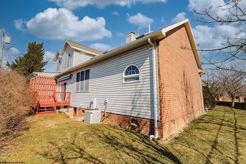 Exterior - 1001 Saint Pauls Ln, Morgantown, WV 26505 photo 11 of 18