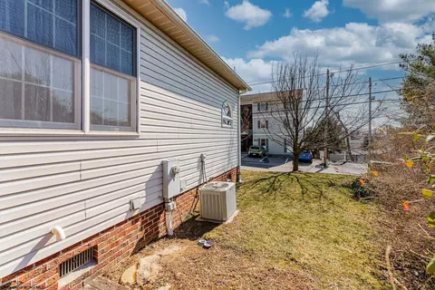 Exterior - 1001 Saint Pauls Ln, Morgantown, WV 26505 photo 10 of 18